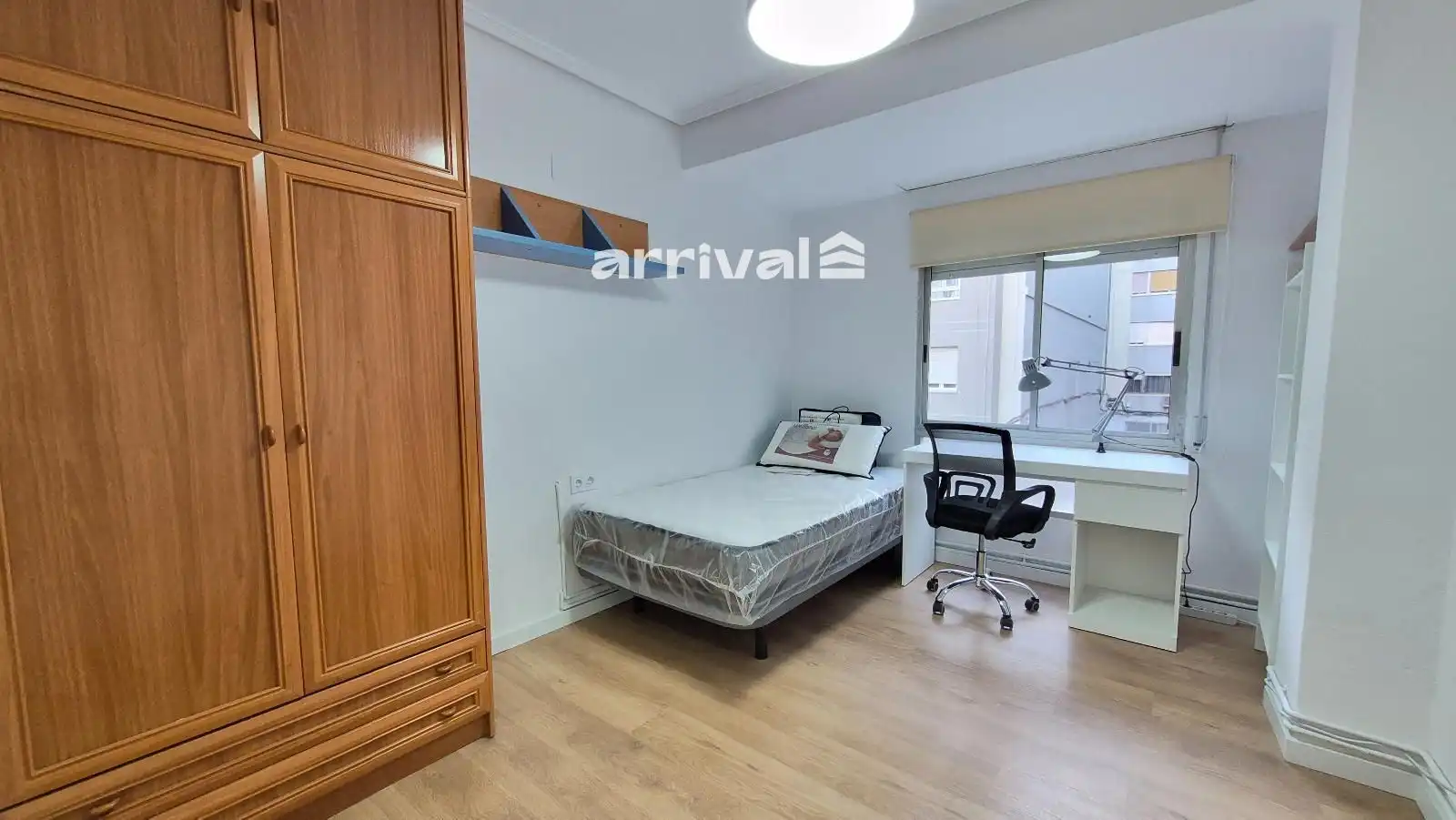 Schlafzimmer von Wohnung zur untervermieten in Valencia mit Heizung, Terrasse und Möbliert