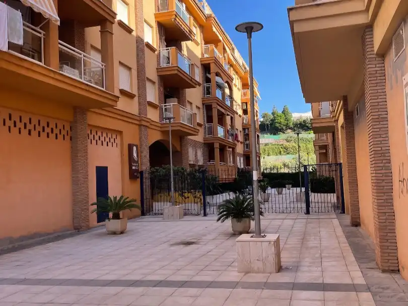 Vista exterior de Àtic en venda en Torrox amb Aire condicionat, Terrassa i Balcó