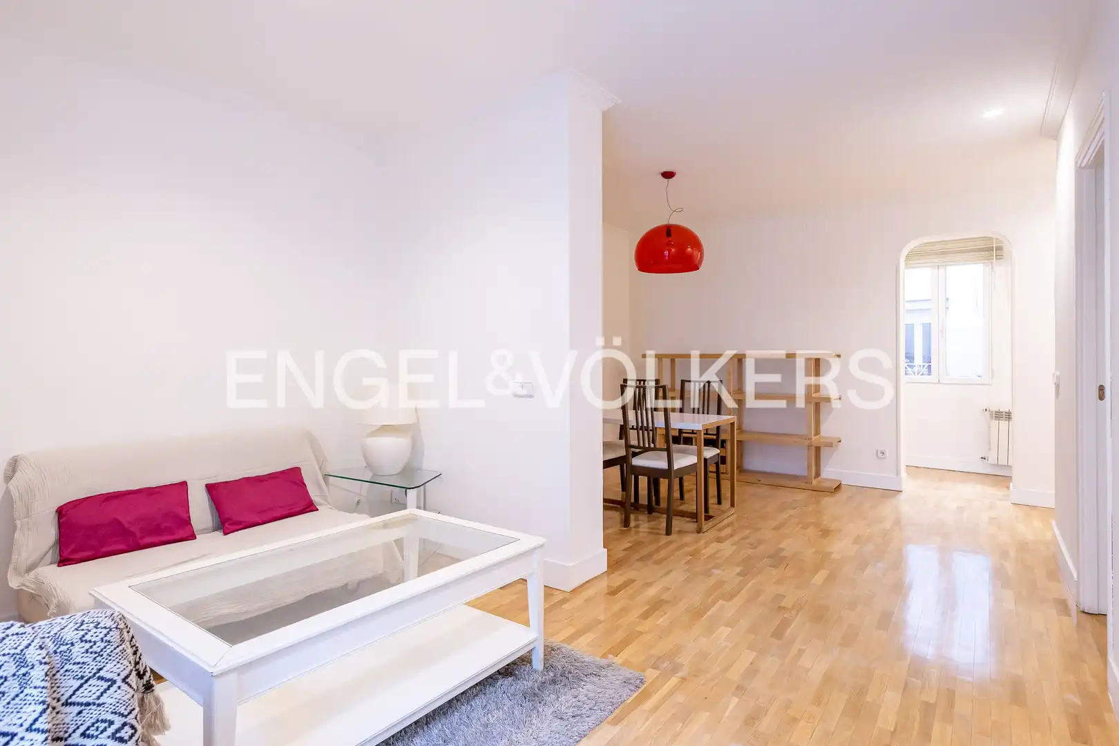Living room of Flat for sale in Madrid  with Air Conditioner, Heating and Balcony
