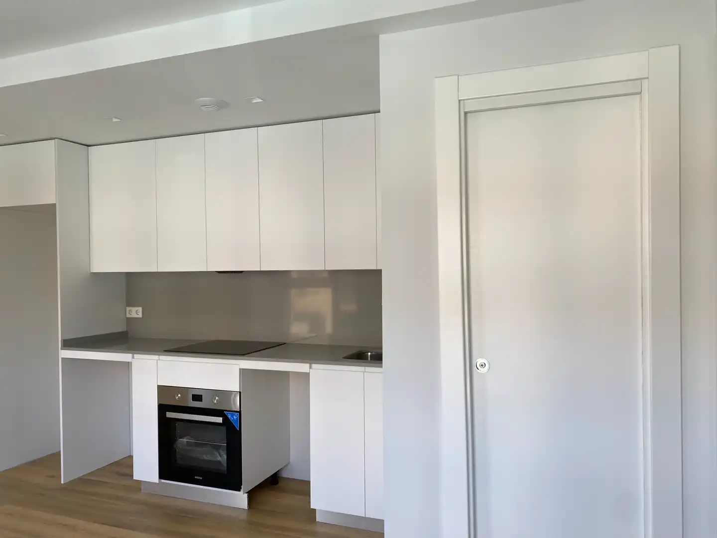 Cocina de Apartamento de alquiler en Pozuelo de Alarcón con Aire acondicionado, Calefacción y Trastero