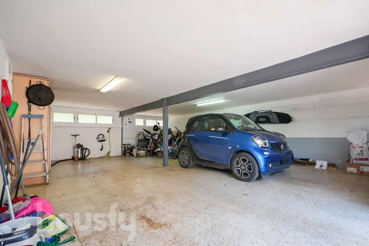 Aparcament de Casa o xalet en venda en Pozuelo de Alarcón amb Aire condicionat, Calefacció i Jardí privat