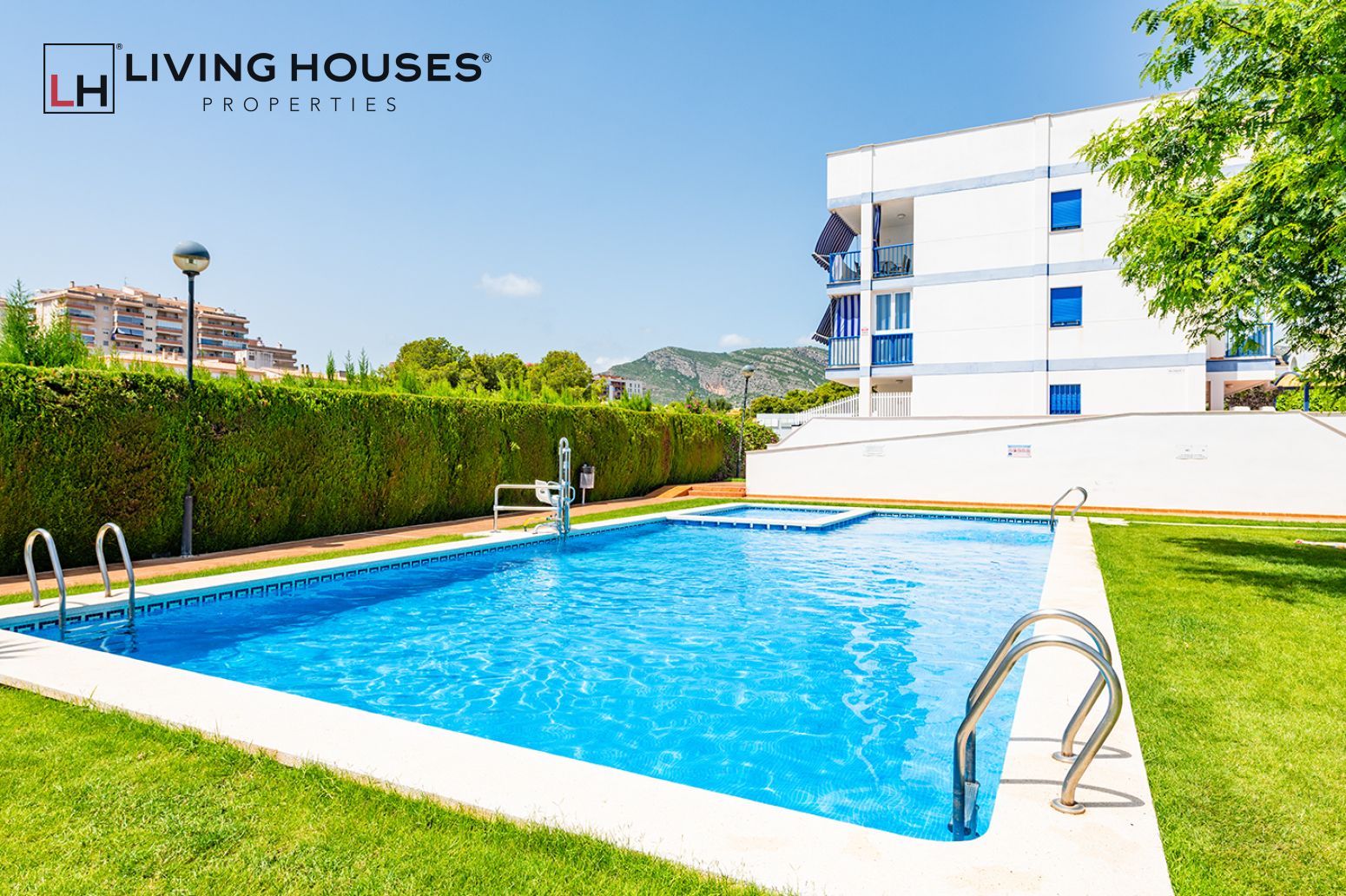 Swimming pool of Flat for sale in Oropesa del Mar / Orpesa  with Air Conditioner, Heating and Private garden