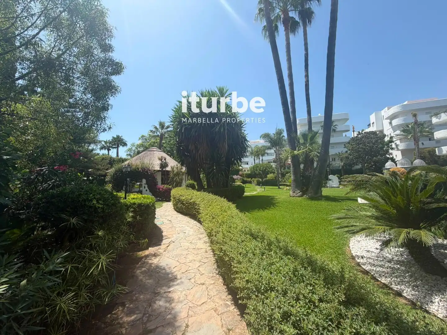 Jardí de Àtic en venda en Marbella amb Aire condicionat, Calefacció i Terrassa