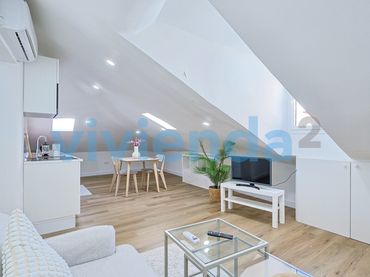 Ático con ascensor en venta en Embajadores