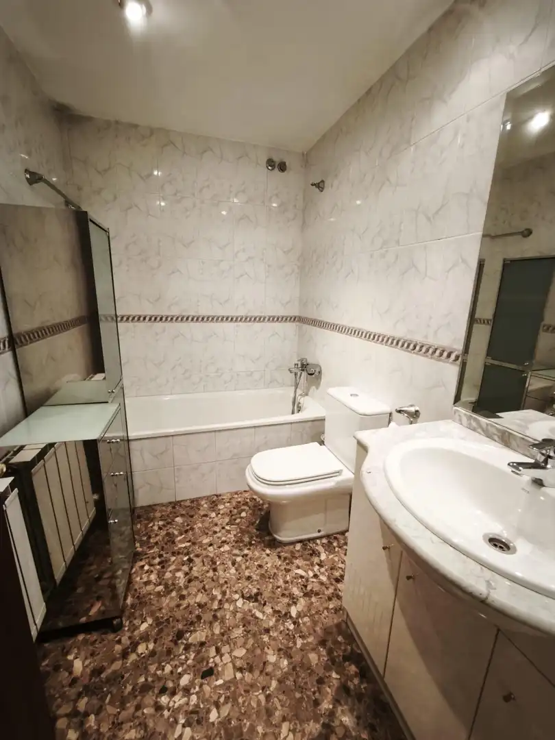 Baño de Dúplex en venta en Montcada i Reixac con Calefacción y Terraza