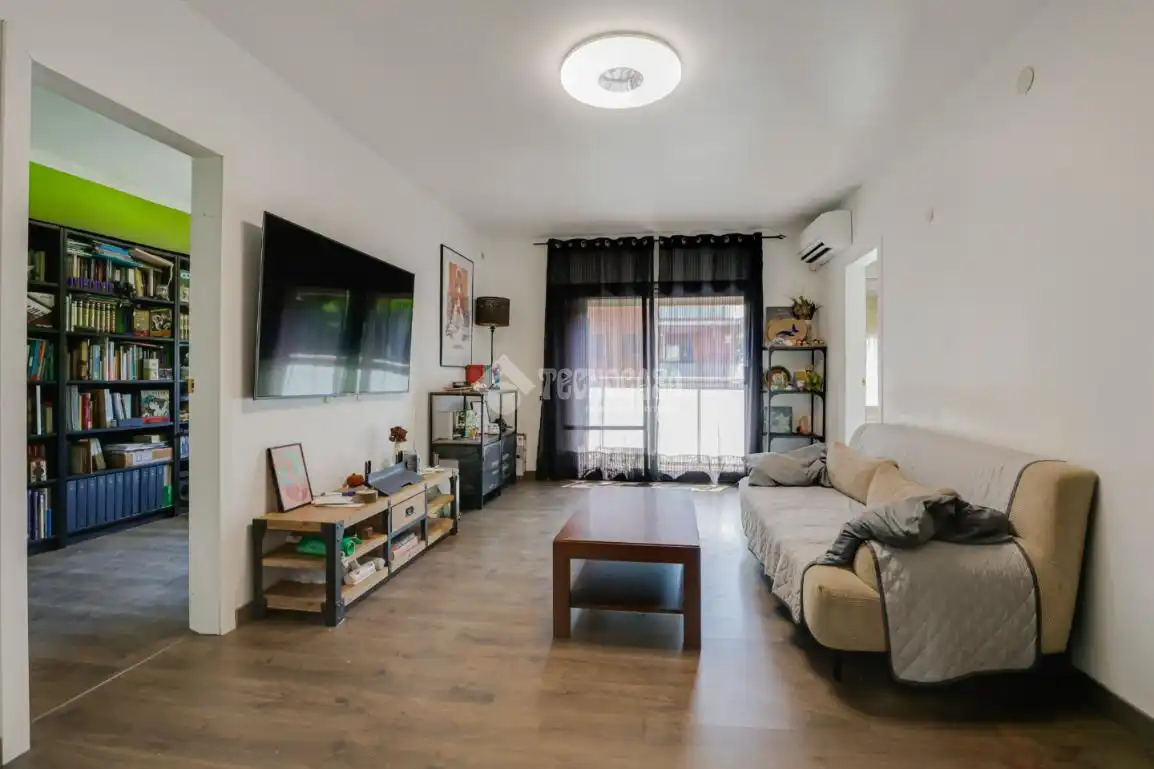 Sala de estar de Piso en venta en Barcelona con Aire acondicionado, Parquet y Balcón