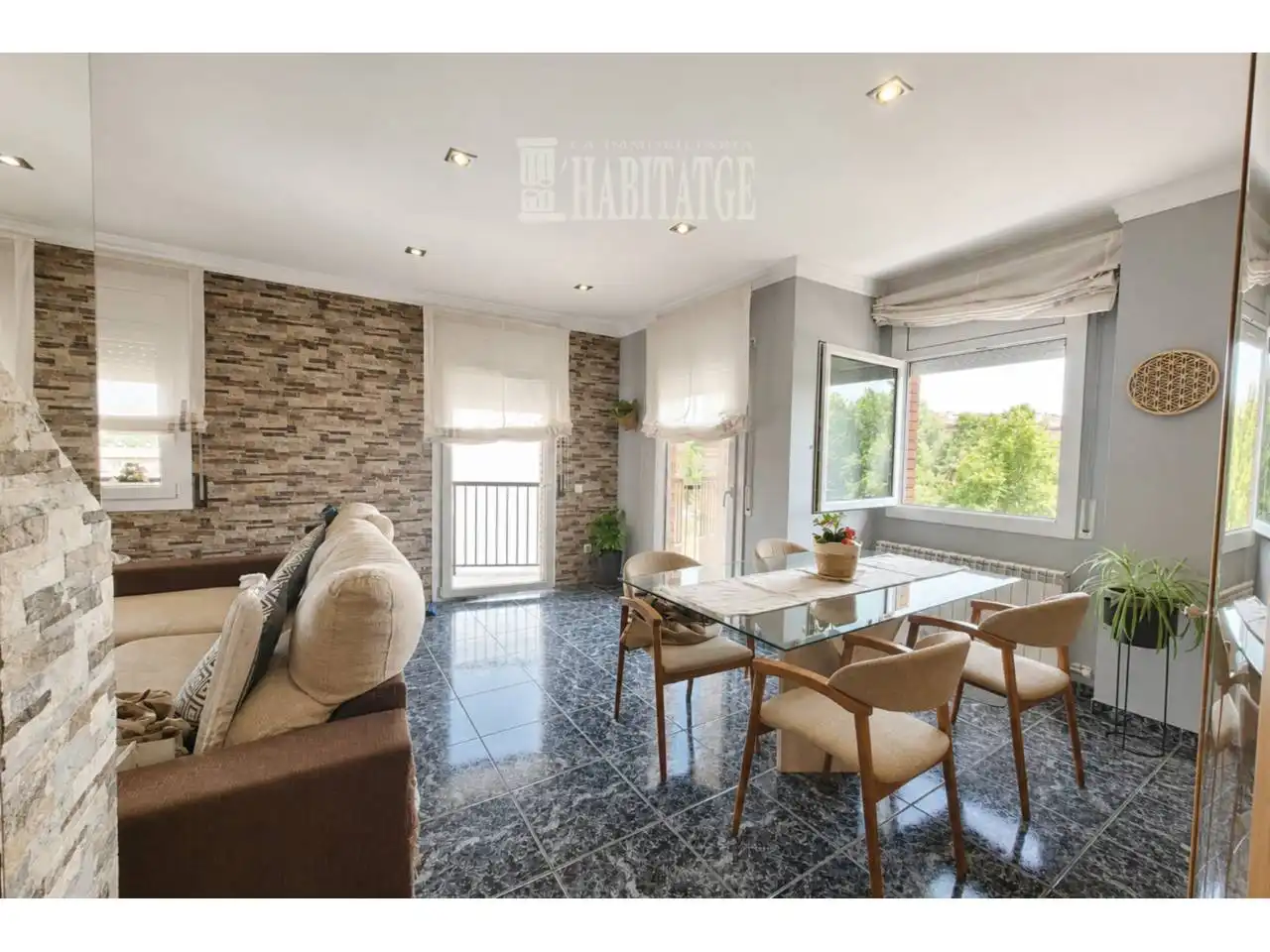 Terraza de Piso en venta en Manlleu con Calefacción, Terraza y Balcón
