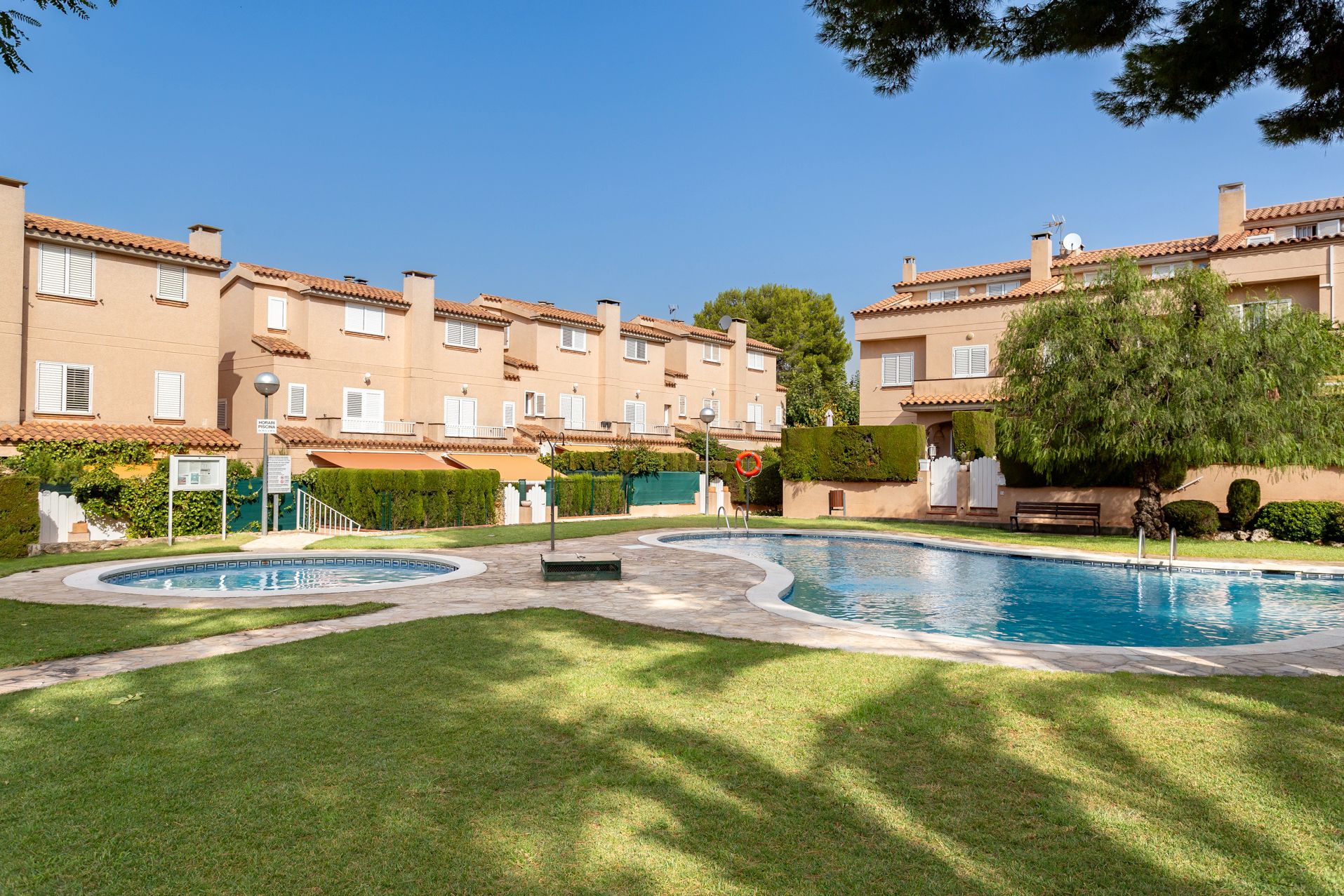 Casa adosada en venta en Carrer dels Avellaners