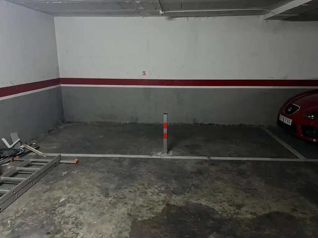 Parking with lift for sale in Carrer de Castella, imagen 5