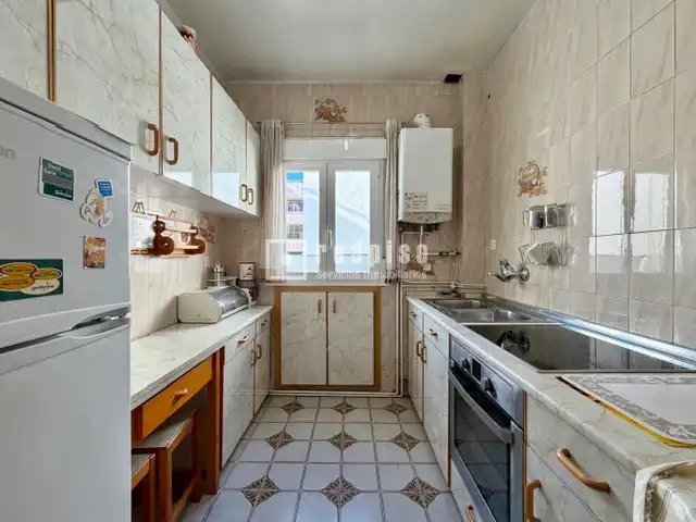 Cocina de Piso en venta en Madrid con Calefacción y Trastero