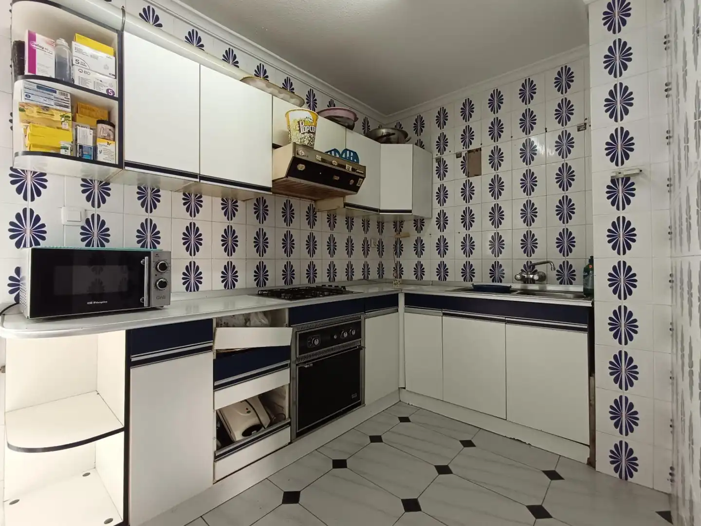 Küche von Wohnung zum Verkauf in Córdoba mit Klimaanlage und Terrasse