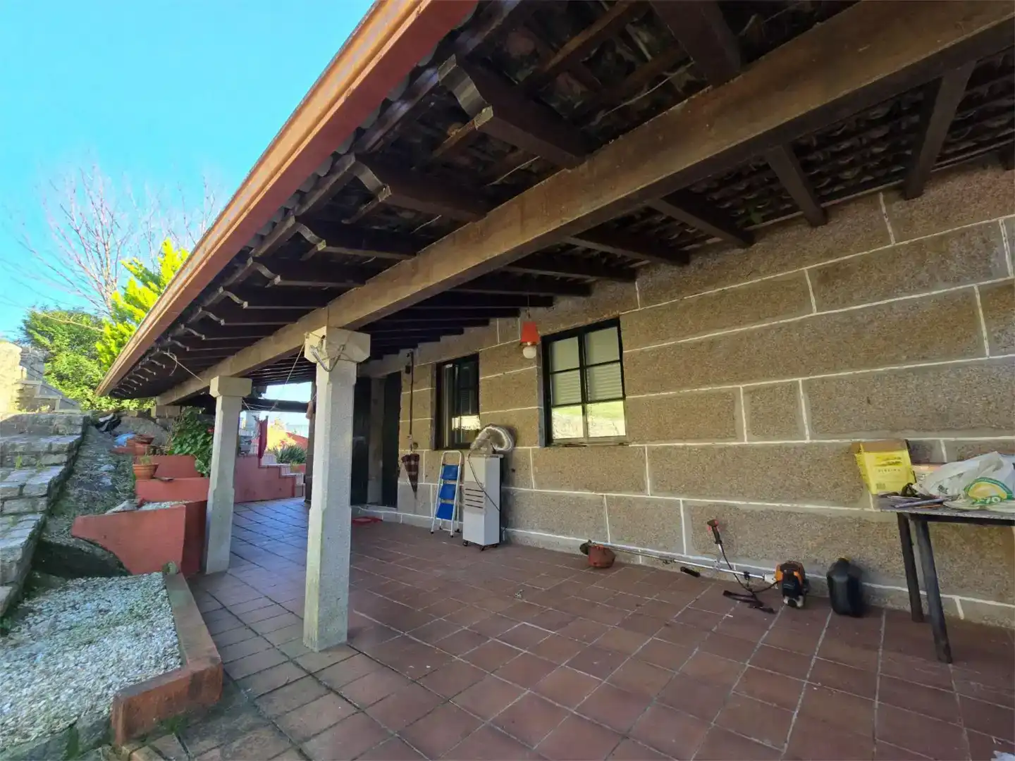 Vista exterior de Casa o xalet en venda en Poio amb Balcó