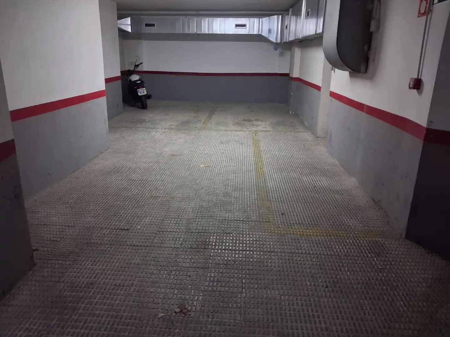 Einzelparkplatz zum Verkauf in Carrer de Viladomat 3, imagen 2