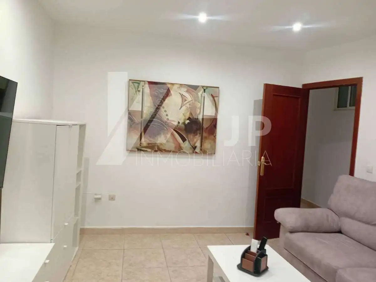 Wohnung zur Miete in Calle Buensuceso, Centro - Sagrario