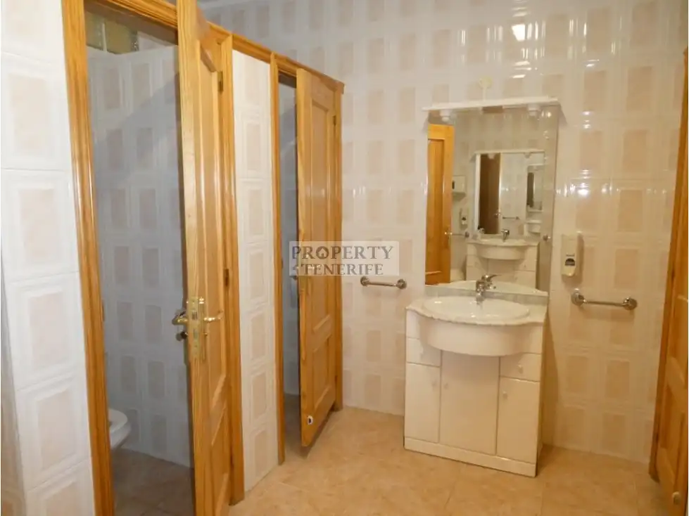 Bany de Edifici en venda en Arona