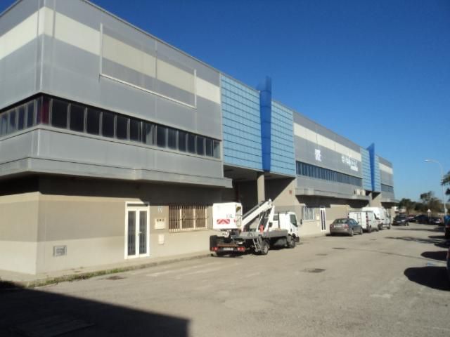 Industrial buildings for sale in Los Pinos