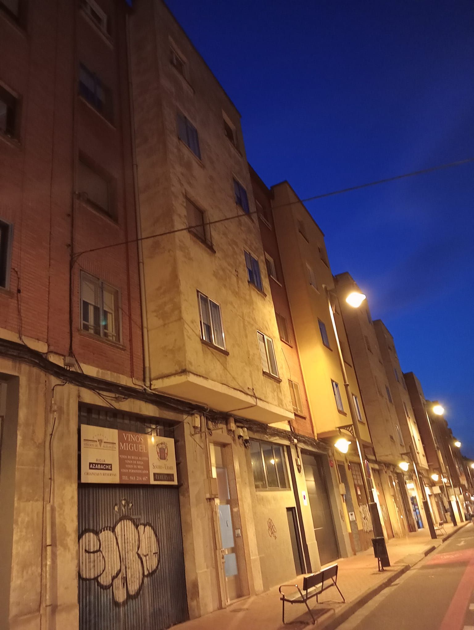 Vista exterior de Pis en venda en  Logroño