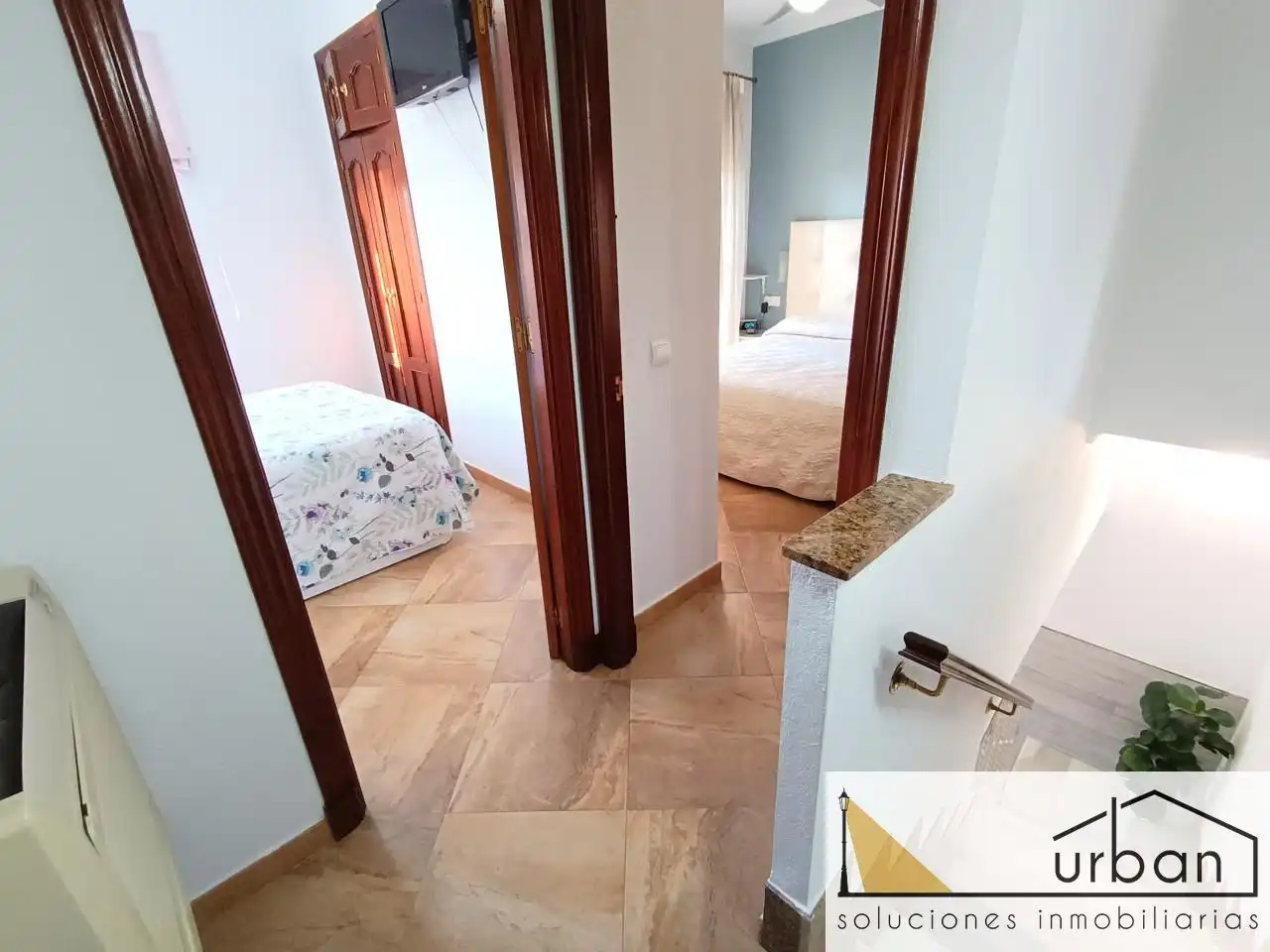 Schlafzimmer von Einfamilien-Reihenhaus zum Verkauf in Chipiona mit Klimaanlage, Abstellraum und Möbliert