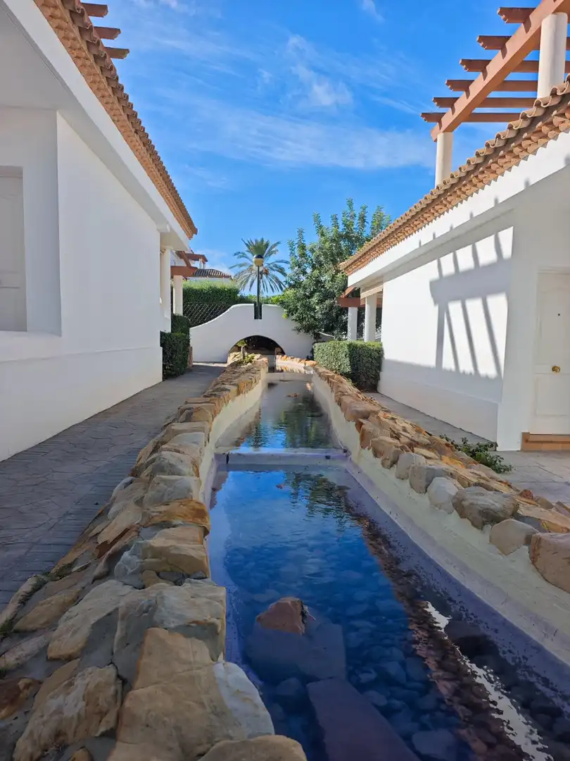Piscina de Apartamento en venta en Chiclana de la Frontera con Jardín privado, Terraza y Amueblado