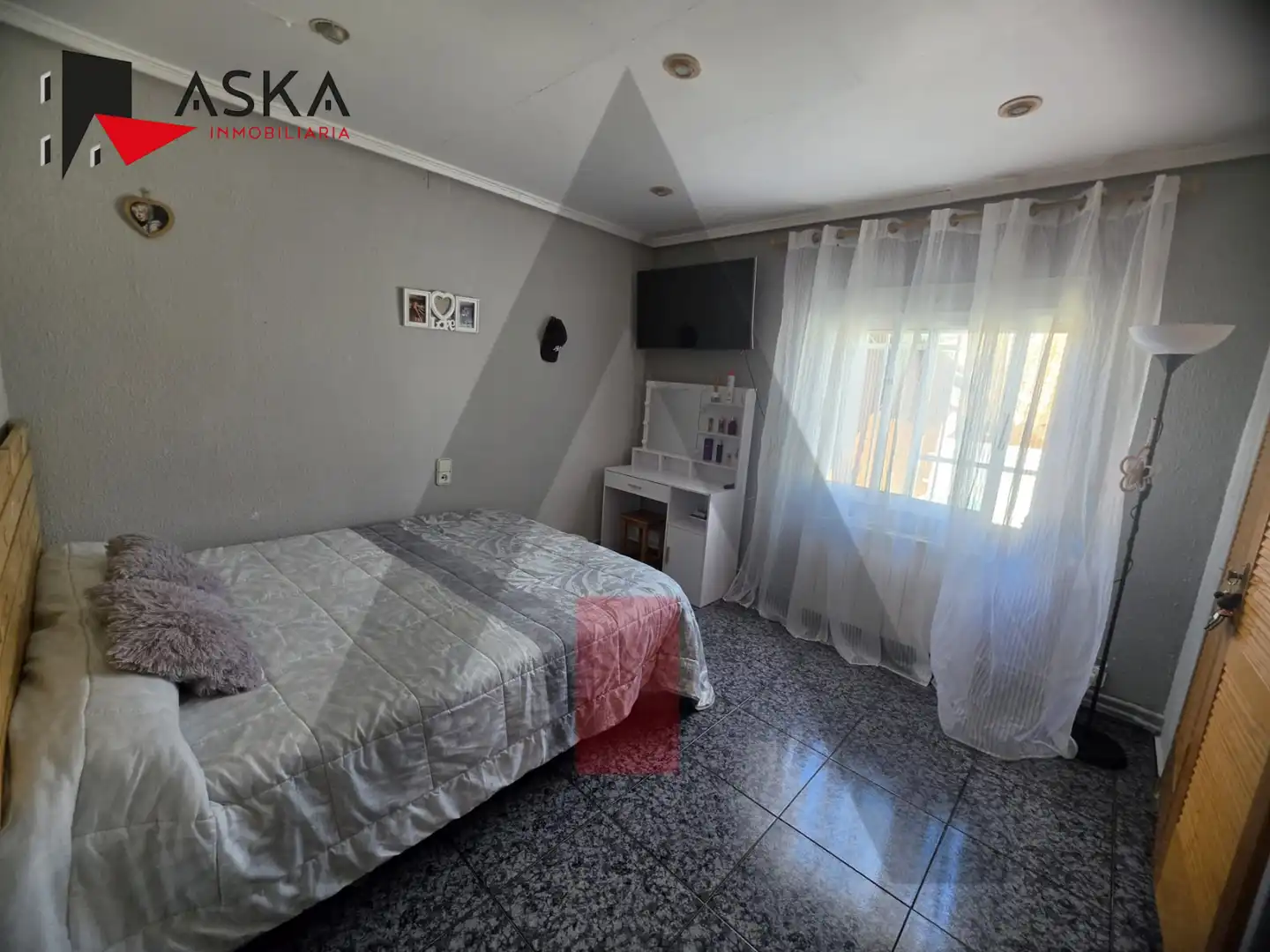 Schlafzimmer von Haus oder Chalet zum Verkauf in Torrent mit Klimaanlage, Terrasse und Schwimmbad