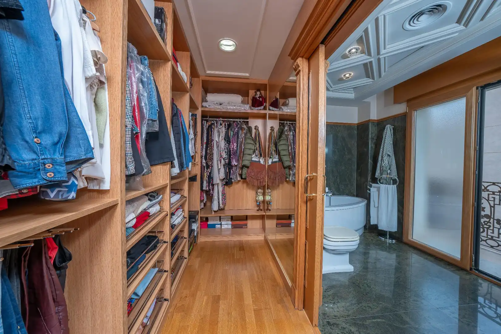 Badezimmer von Einfamilien-Reihenhaus zum Verkauf in Novelda mit Heizung, Terrasse und Balkon