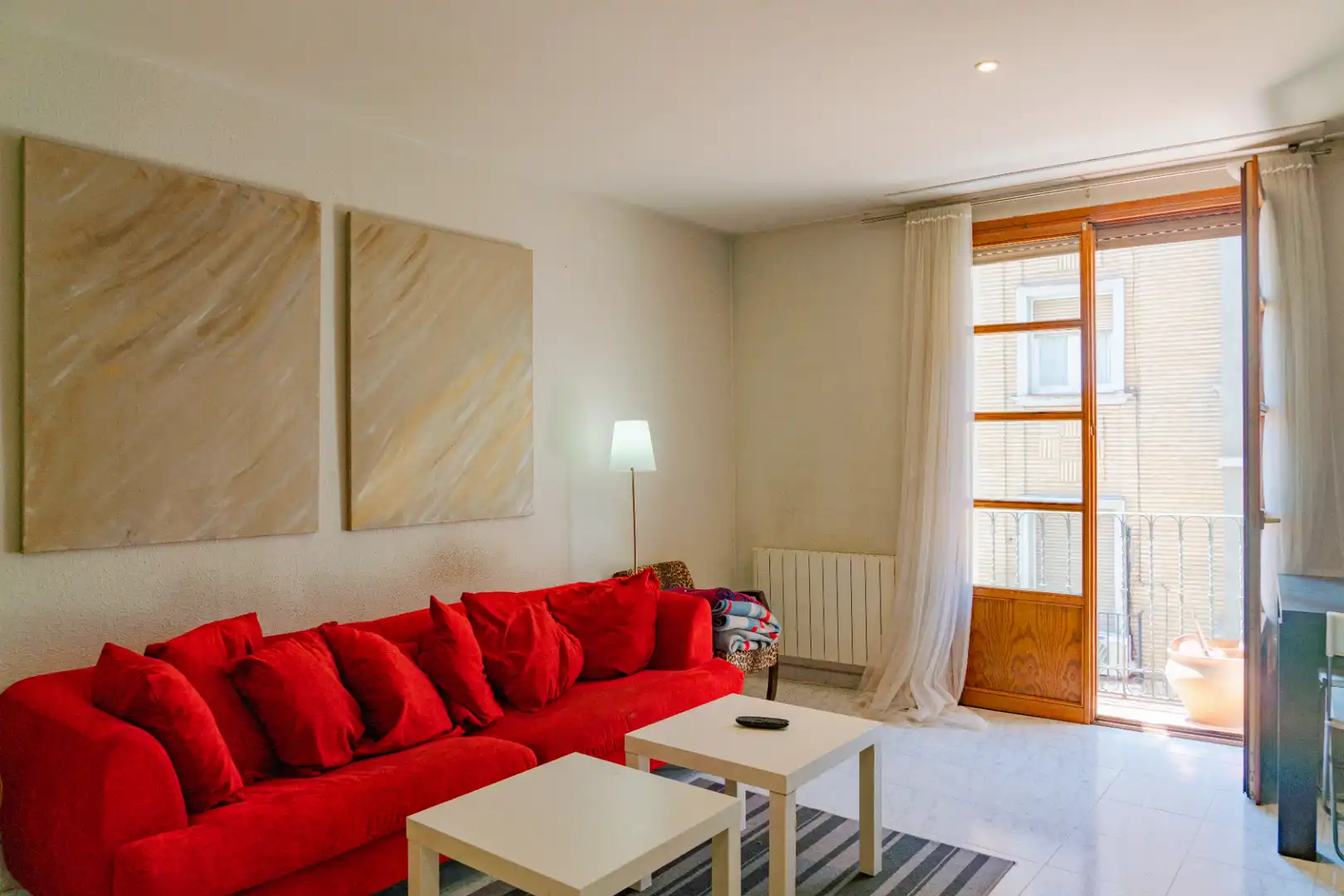 Living room of Flat for sale in Zaragoza  with Heating, Furnished and Oven