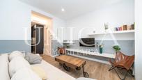 Living room of Flat for sale in  Madrid Capital  with Air Conditioner, Heating and Furnished