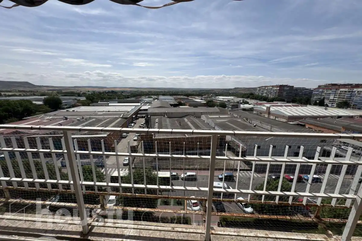 Vista exterior de Piso de alquiler en Torrejón de Ardoz con Calefacción, Parquet y Terraza
