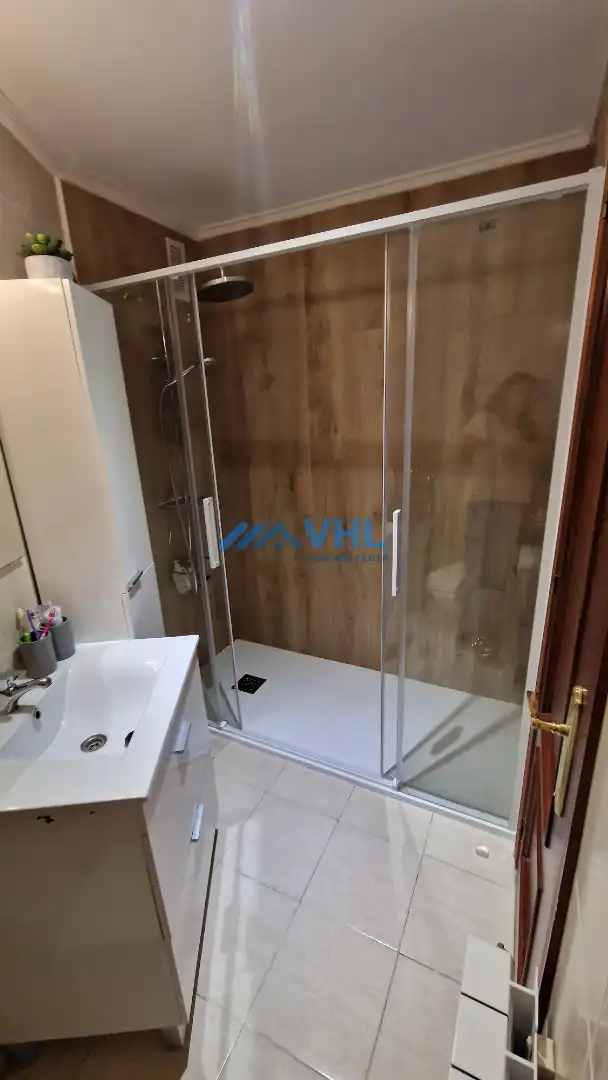 Badezimmer von Wohnung zur Miete in Castro-Urdiales mit Heizung, Terrasse und Möbliert