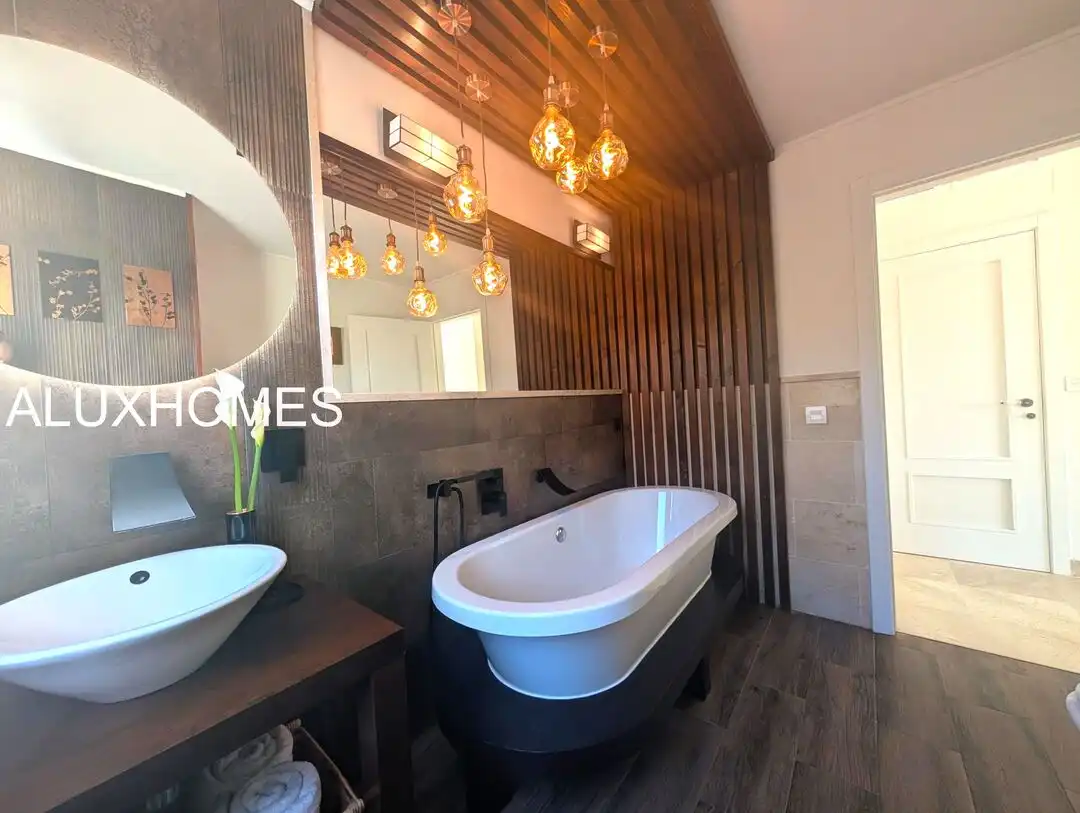 Baño de Casa o chalet en venta en La Alcaidesa con Aire acondicionado, Calefacción y Jardín privado