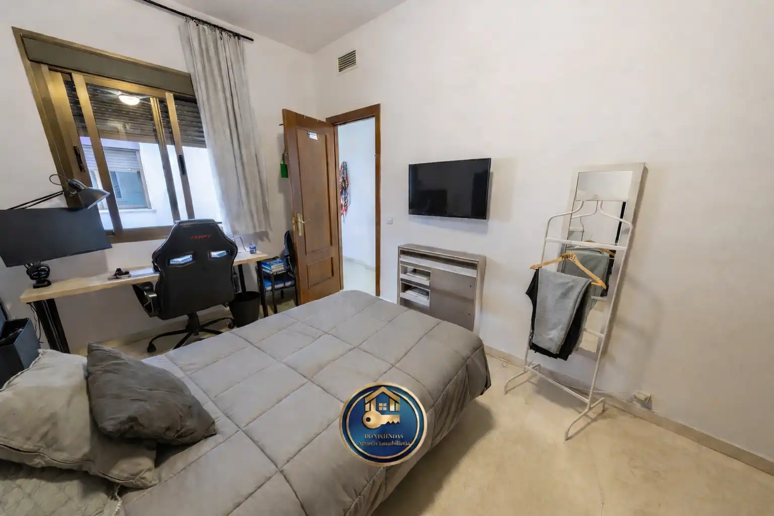 Habitación de Ático en venta en Dos Hermanas con Aire acondicionado y Balcón