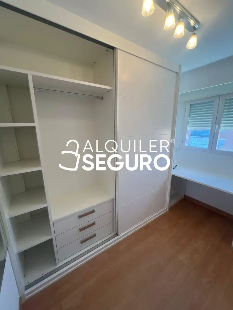 Bedroom of Flat for rent in Madrid  with Air Conditioner, Heating and Terrace