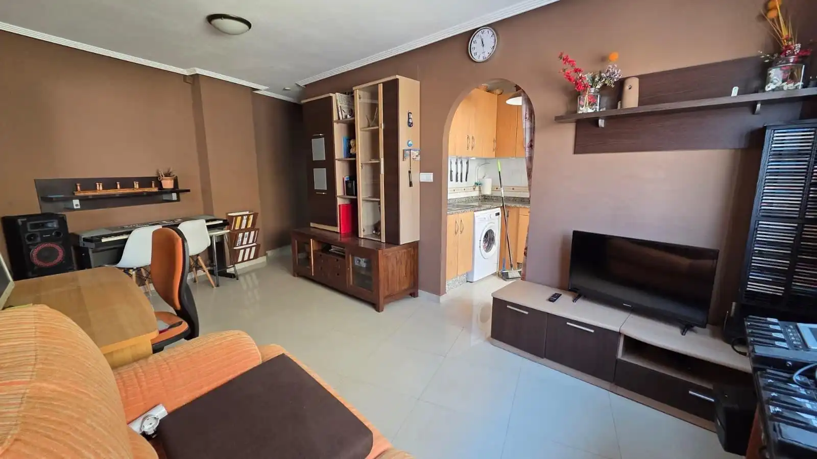 Sala d'estar de Apartament en venda en Torrevieja amb Terrassa, Moblat i Balcó