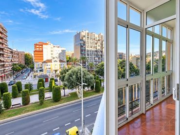 Piso con ascensor en venta en Alameda de San Antón