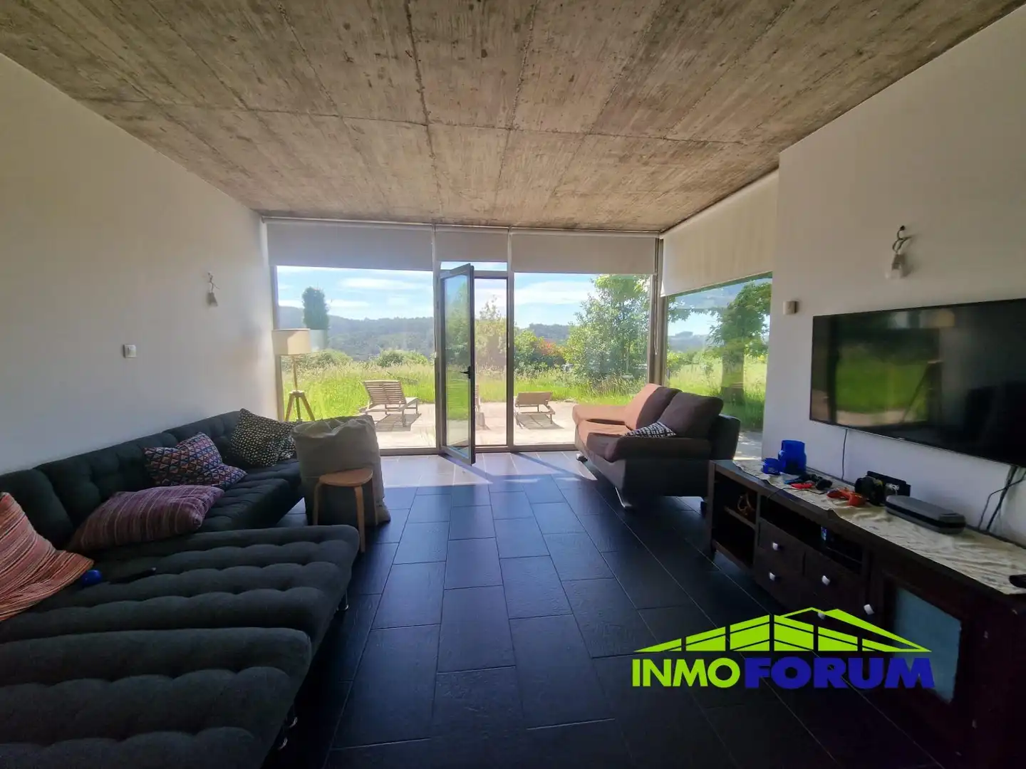 Sala de estar de Casa o chalet en venta en Miño con Jardín privado, Terraza y Trastero