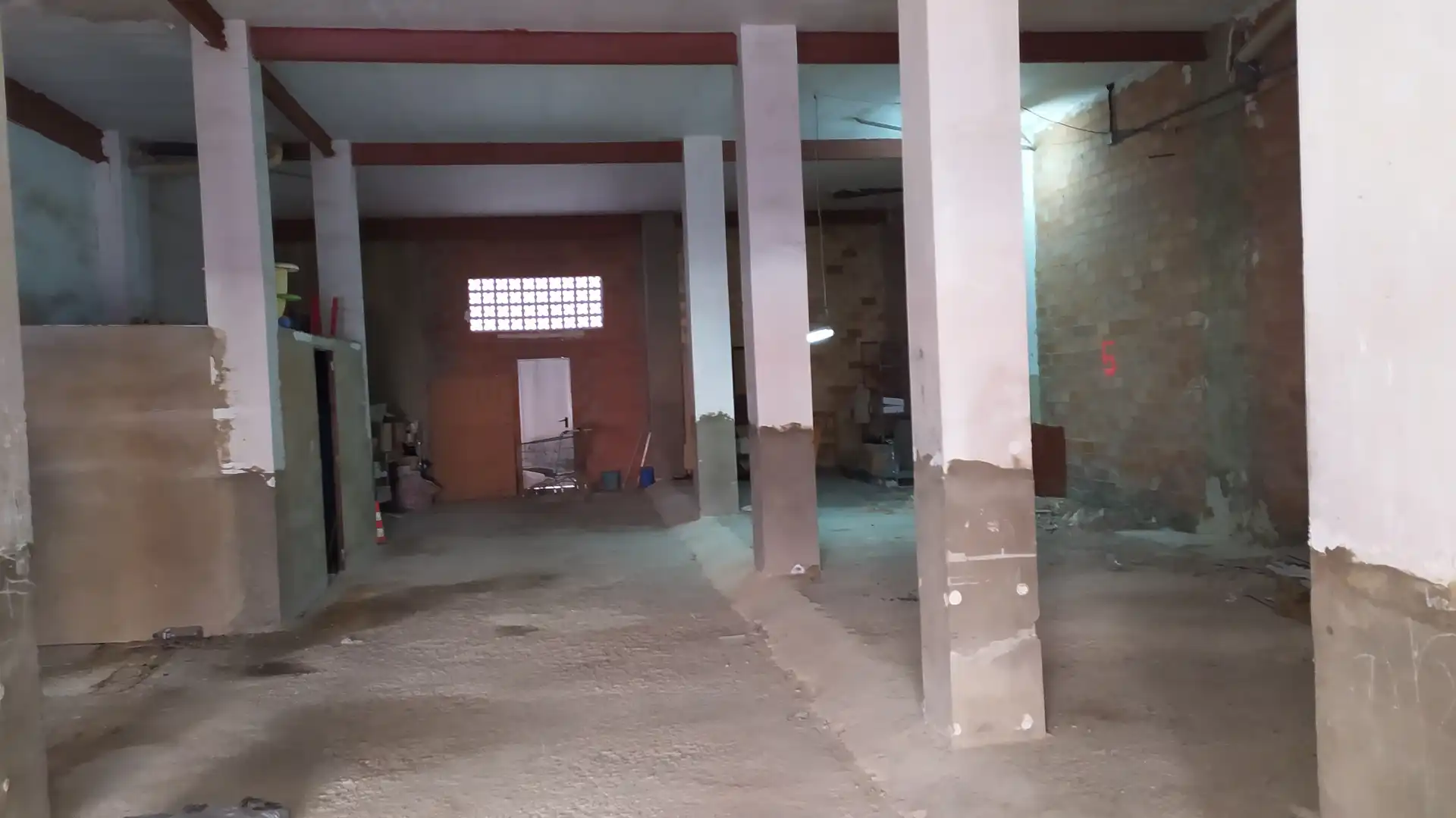 Local en venta en Manises