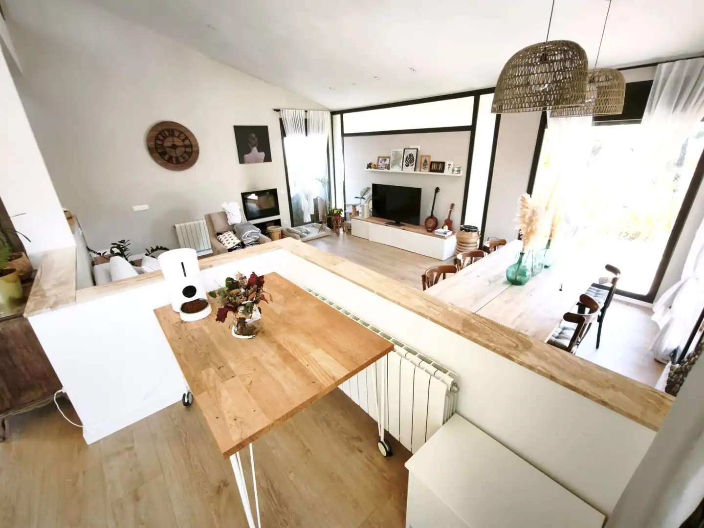 Sala de estar de Casa o chalet en venta en Castellar del Vallès con Calefacción, Jardín privado y Parquet