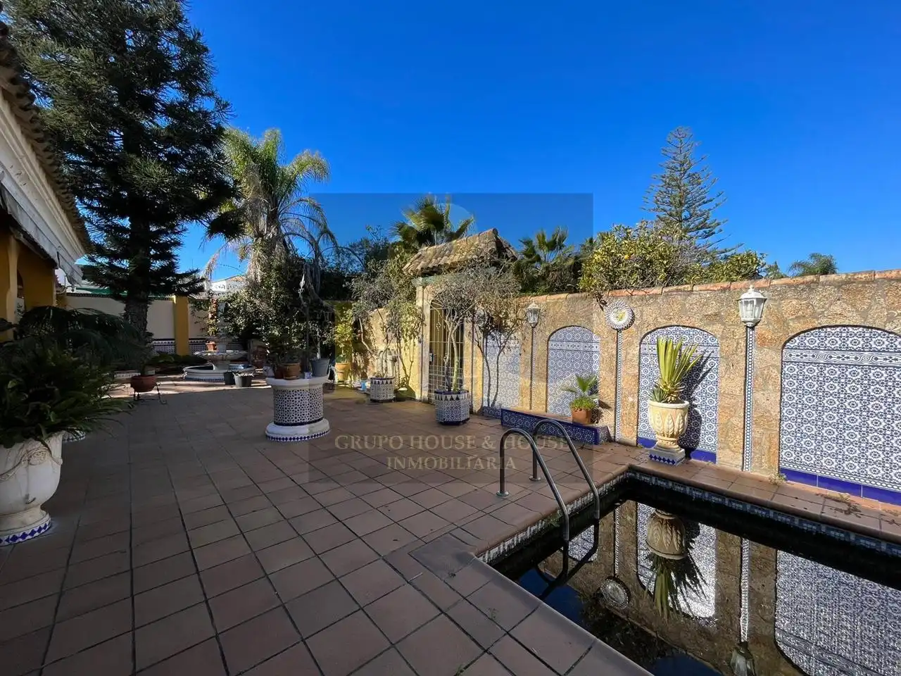 Exterior view of Houses for sale in Sanlúcar de Barrameda  with Air Conditioner, Private garden and Terrace