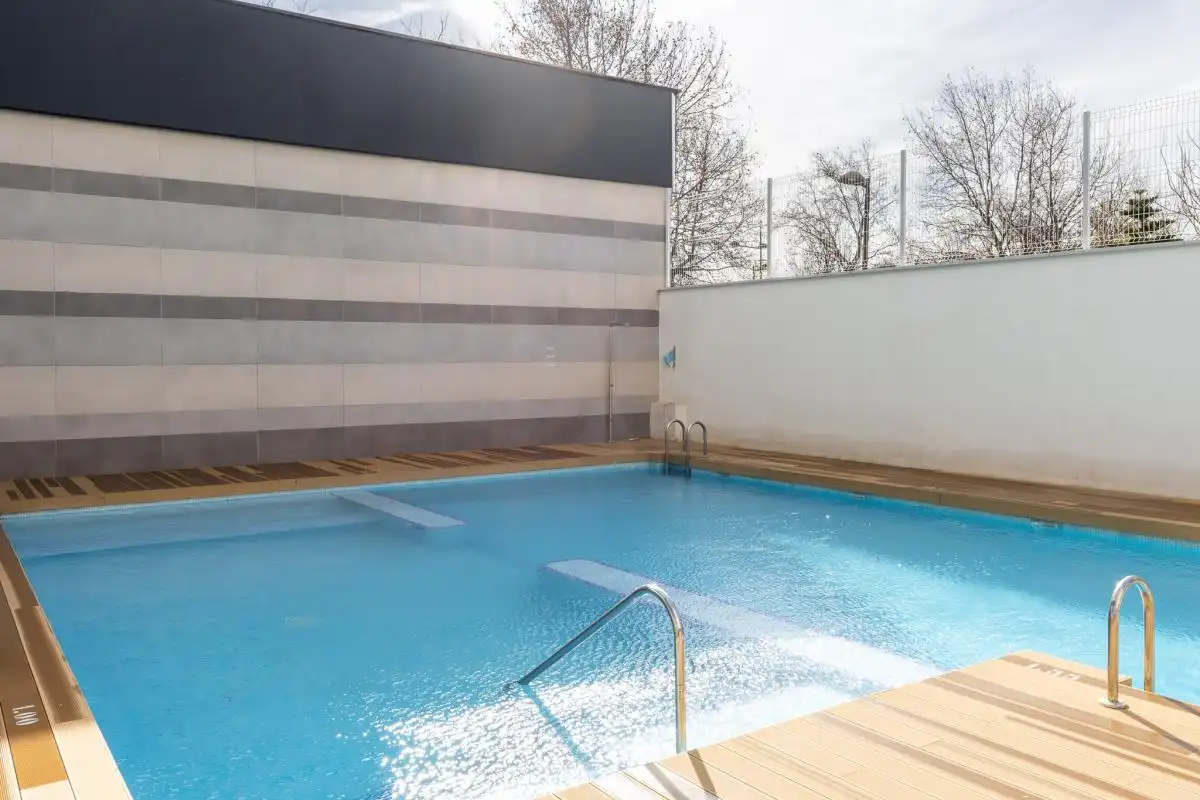 Swimming pool of Duplexes for rent in Valencia  with Air Conditioner, Heating and Terrace
