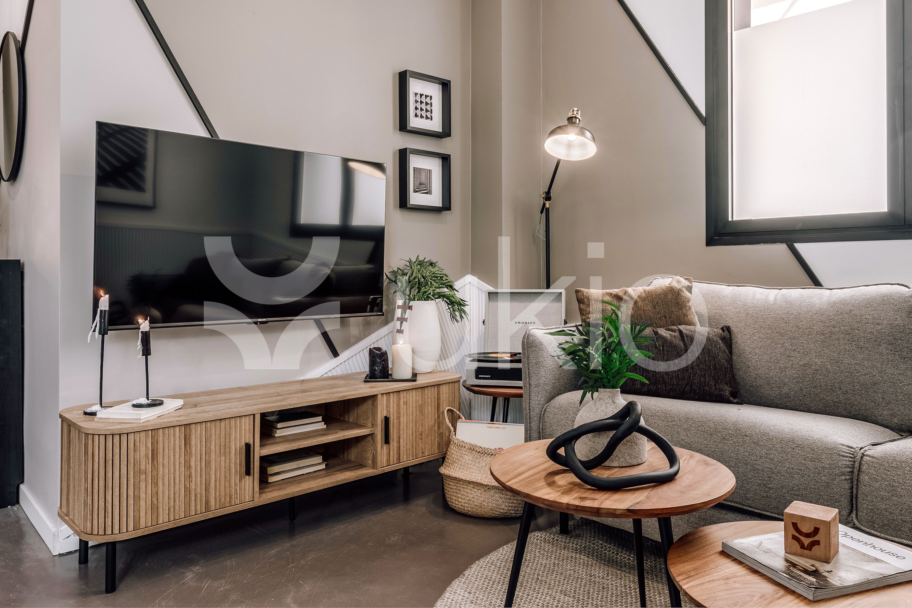 Sala d'estar de Apartament de lloguer en  Madrid Capital amb Aire condicionat, Calefacció i Moblat