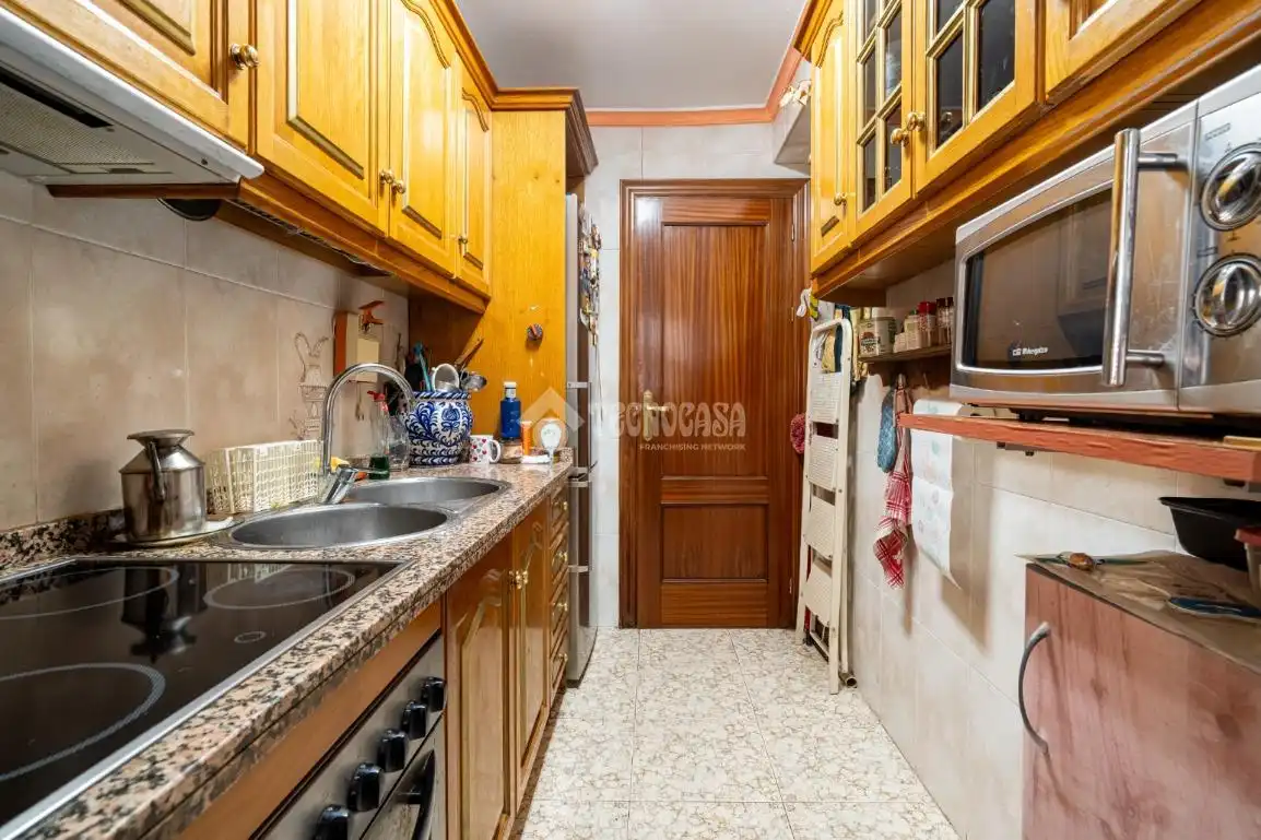 Kitchen of Flat for sale in Granada  with Air Conditioner, Heating and Terrace