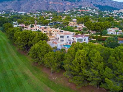 Vista exterior de Casa o xalet en venda en Altea amb Jardí privat, Terrassa i Piscina