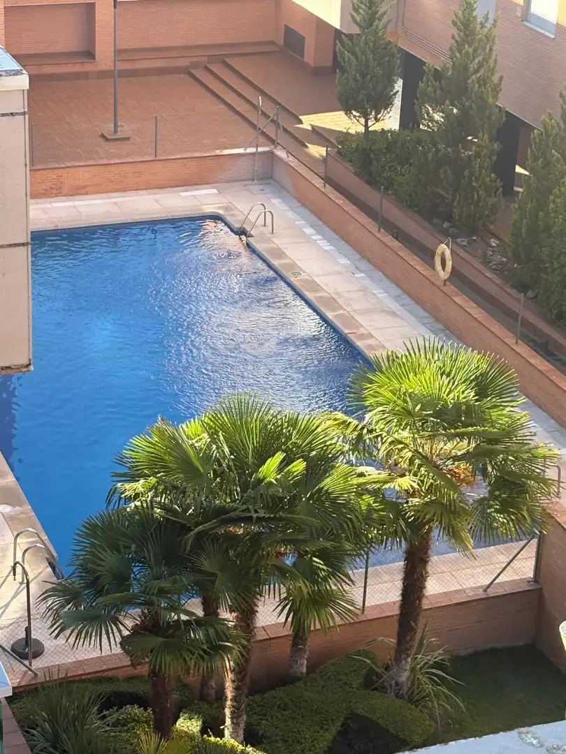 Schwimmbecken von Dachboden zum Verkauf in Yebes mit Klimaanlage, Heizung und Terrasse
