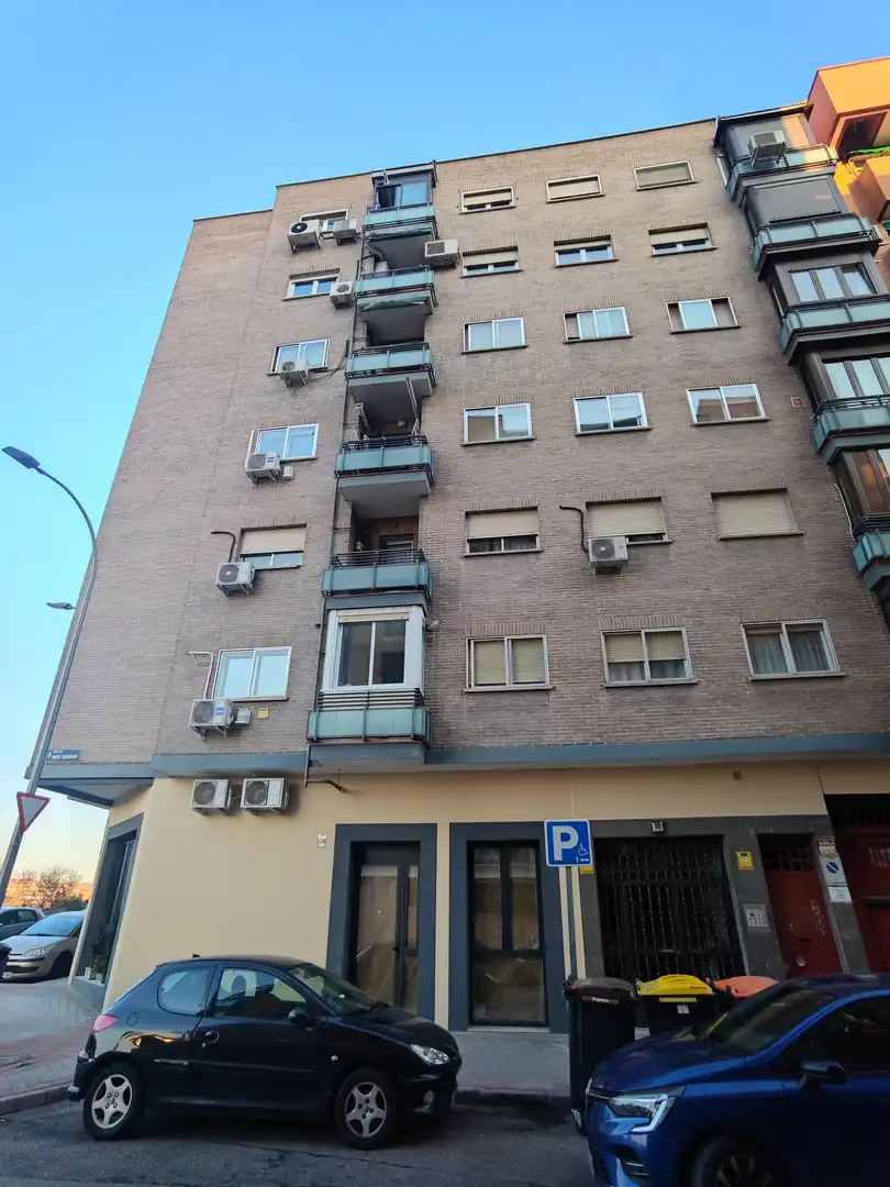 Vista exterior de Piso de alquiler en Madrid con Amueblado y Se aceptan mascotas