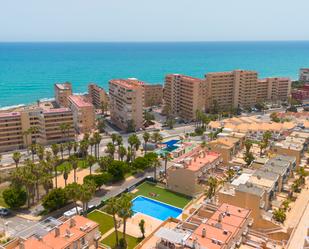 Vista exterior de Dúplex en venda en Torrevieja amb Aire condicionat, Terrassa i Balcó