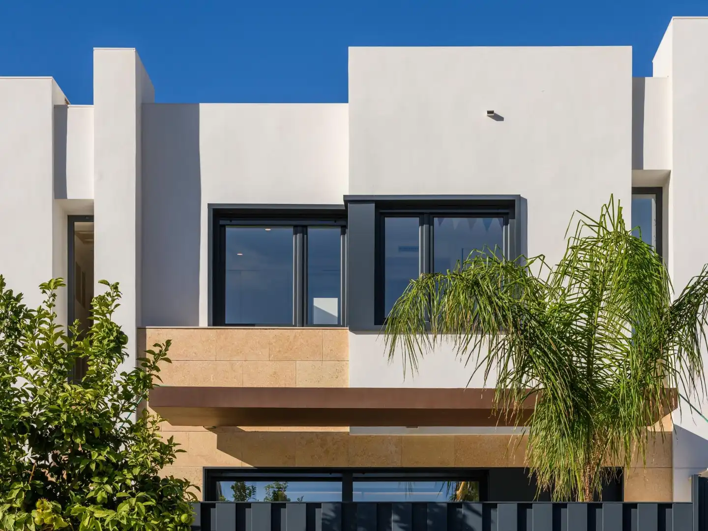 Vista exterior de Casa o xalet en venda en Murcia amb Aire condicionat, Jardí privat i Terrassa