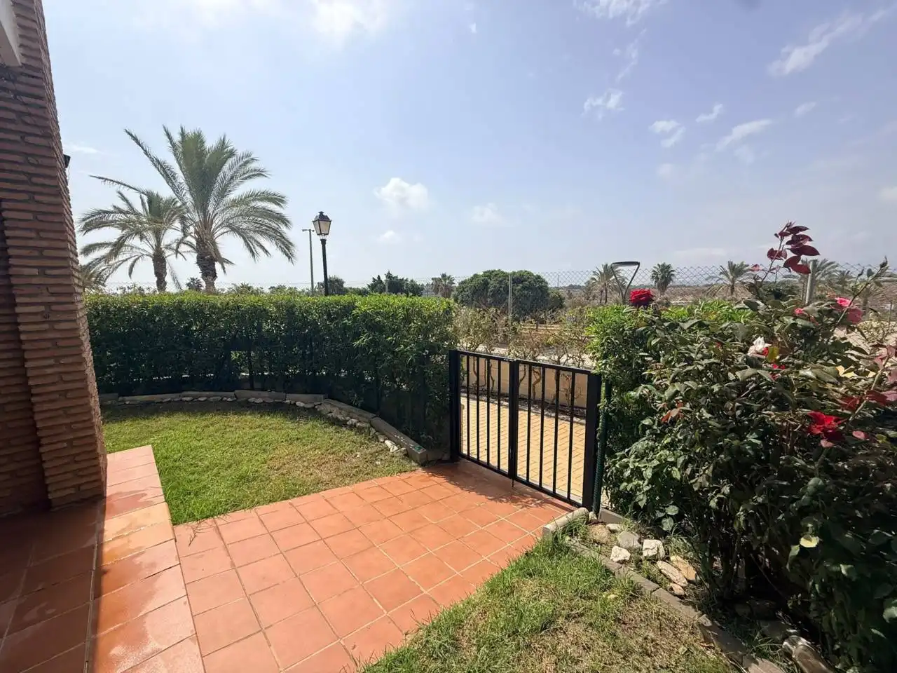 Jardín de Piso de alquiler en Vera con Aire acondicionado, Terraza y Piscina comunitaria