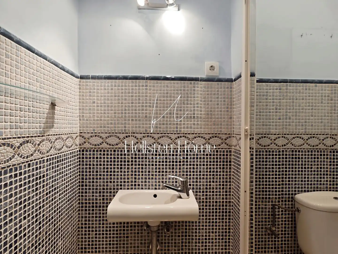 Badezimmer von Geschaftsraum zur Miete in Santa Coloma de Cervelló mit Klimaanlage