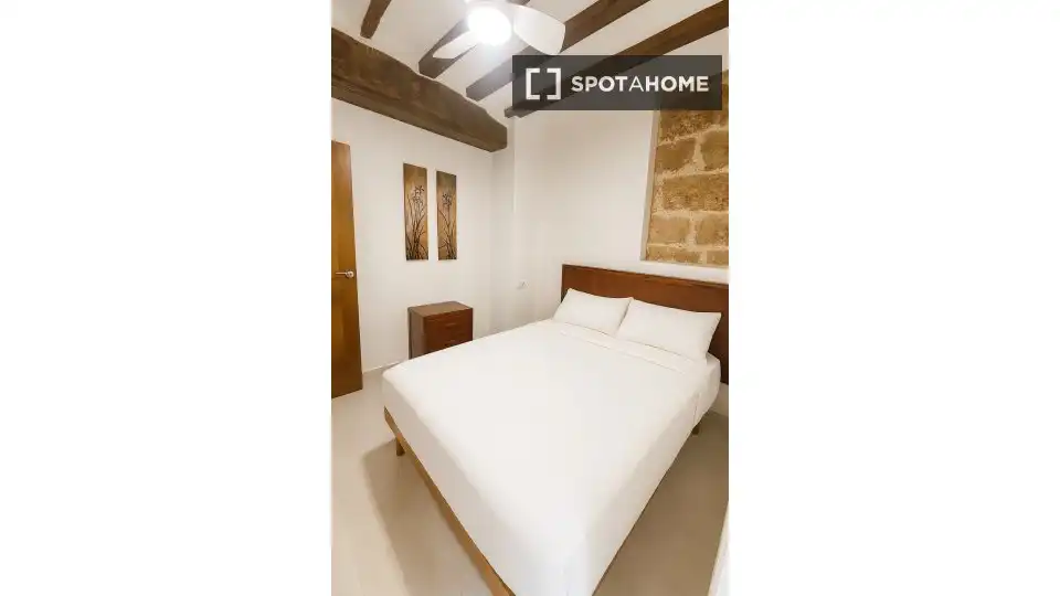 Dormitori de Apartament per a compartir en Dénia amb Aire condicionat, Terrassa i Moblat
