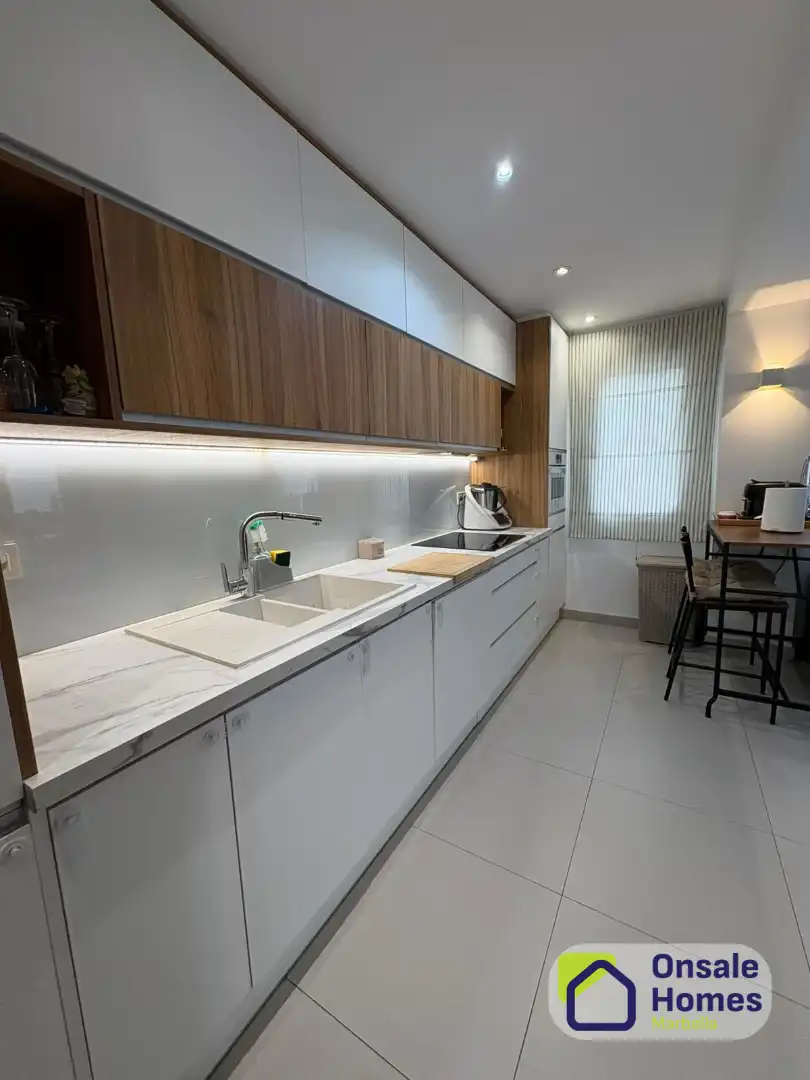Kitchen of Flat for sale in Marbella  with Air Conditioner, Terrace and Furnished